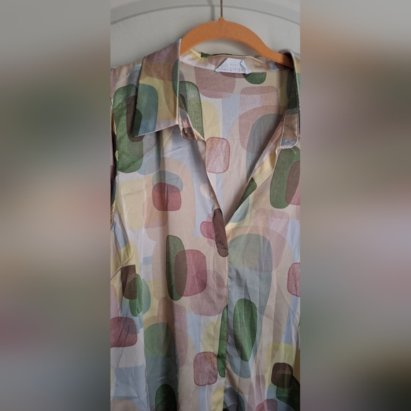 Full Of Love Mauve Pink Abstract Satin Blouse sz L aprox. - Picture 8 of 12